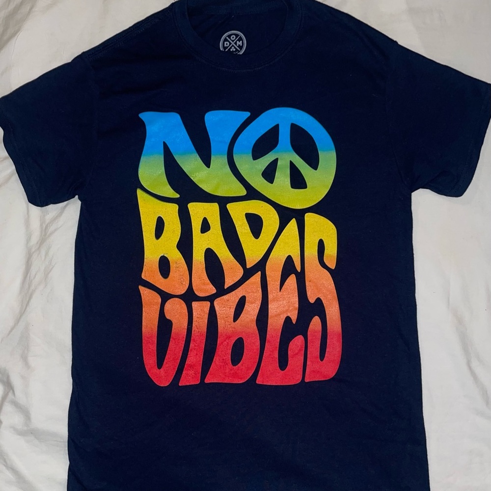 ODM Graphic.. No Bad Vibes Unisex T-Shirt in Navy .. Size Small New